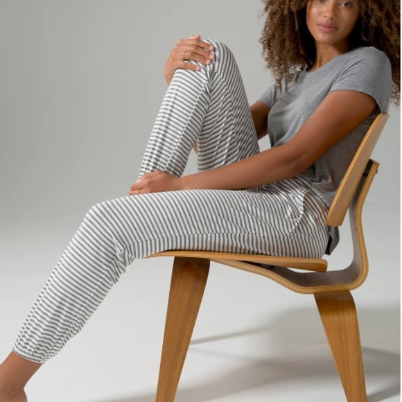 NWT Soma COOL NIGHTS Banded Bottom/Short Sleeve Pajama Set - Picture 2 of 7